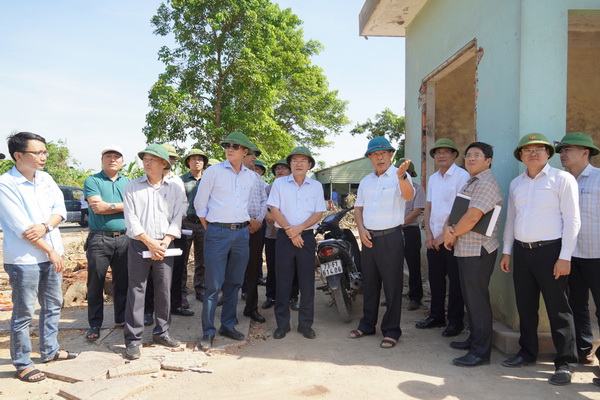 Lãnh đạo tỉnh Quảng Bình đi kiểm tra công tác GPMB tại khu vực Nhà máy Tinh bột sắn Sông Dinh