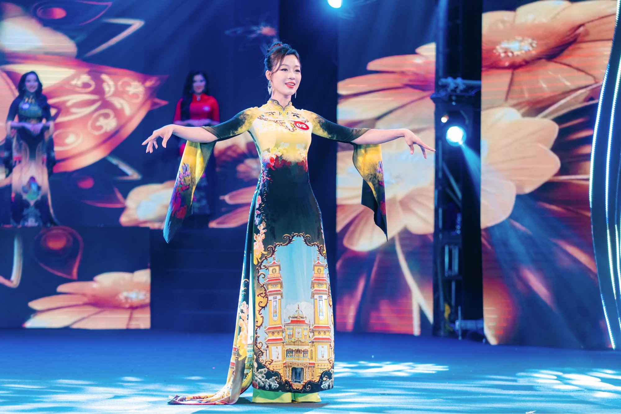 Giáo viên dạy chữa ngọng trở thành Á hậu Mrs Earth Vietnam 2024- Ảnh 4.