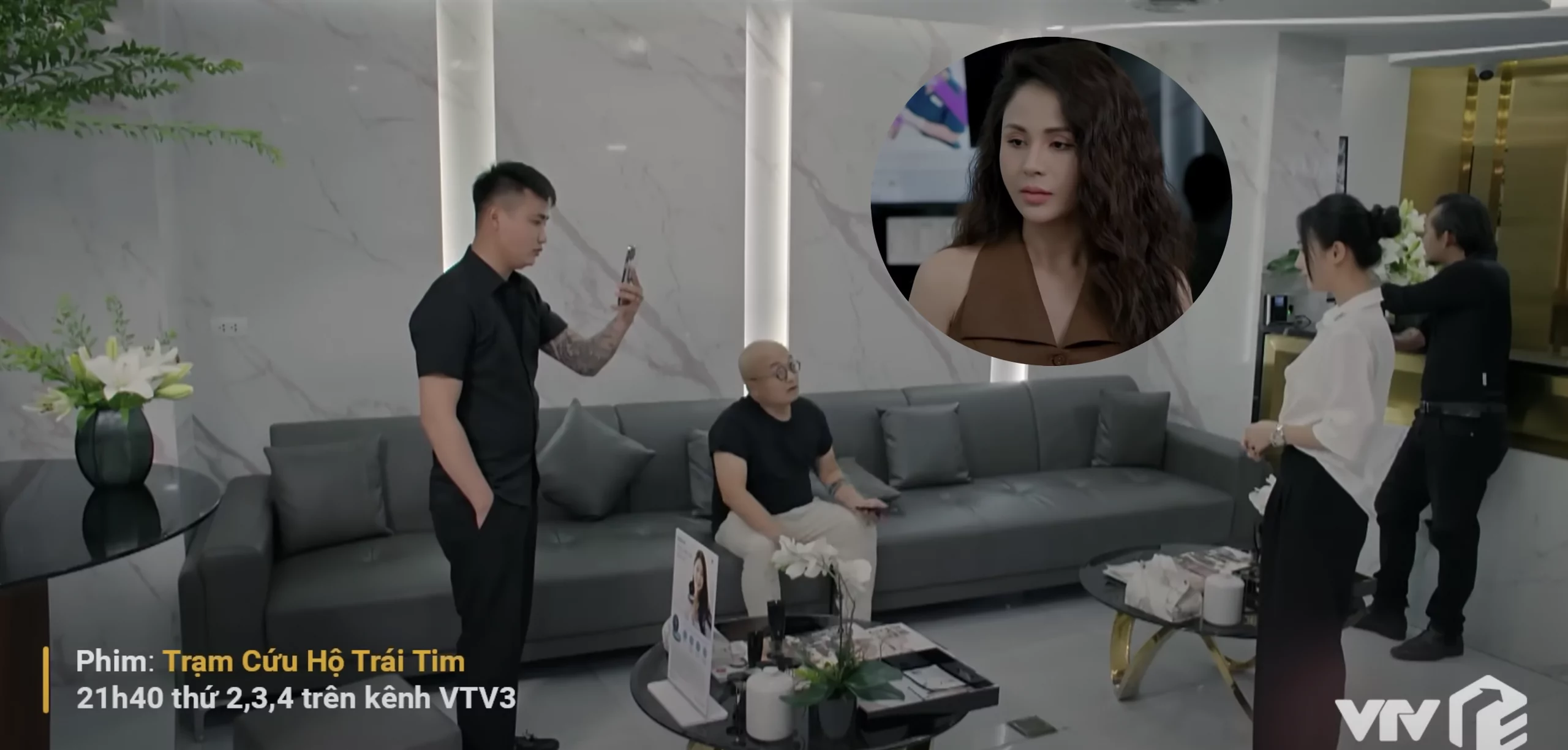 Nghĩa thuê người đến phá công việc làm ăn tại spa của An Nhiên.