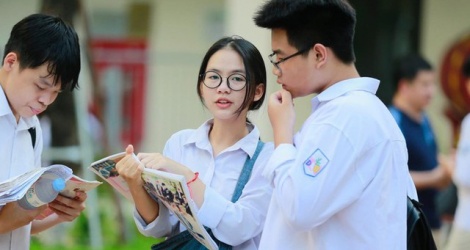 Hướng đi nào cho hàng chục nghìn học sinh Hà Nội không vào học lớp 10 hệ công lập?