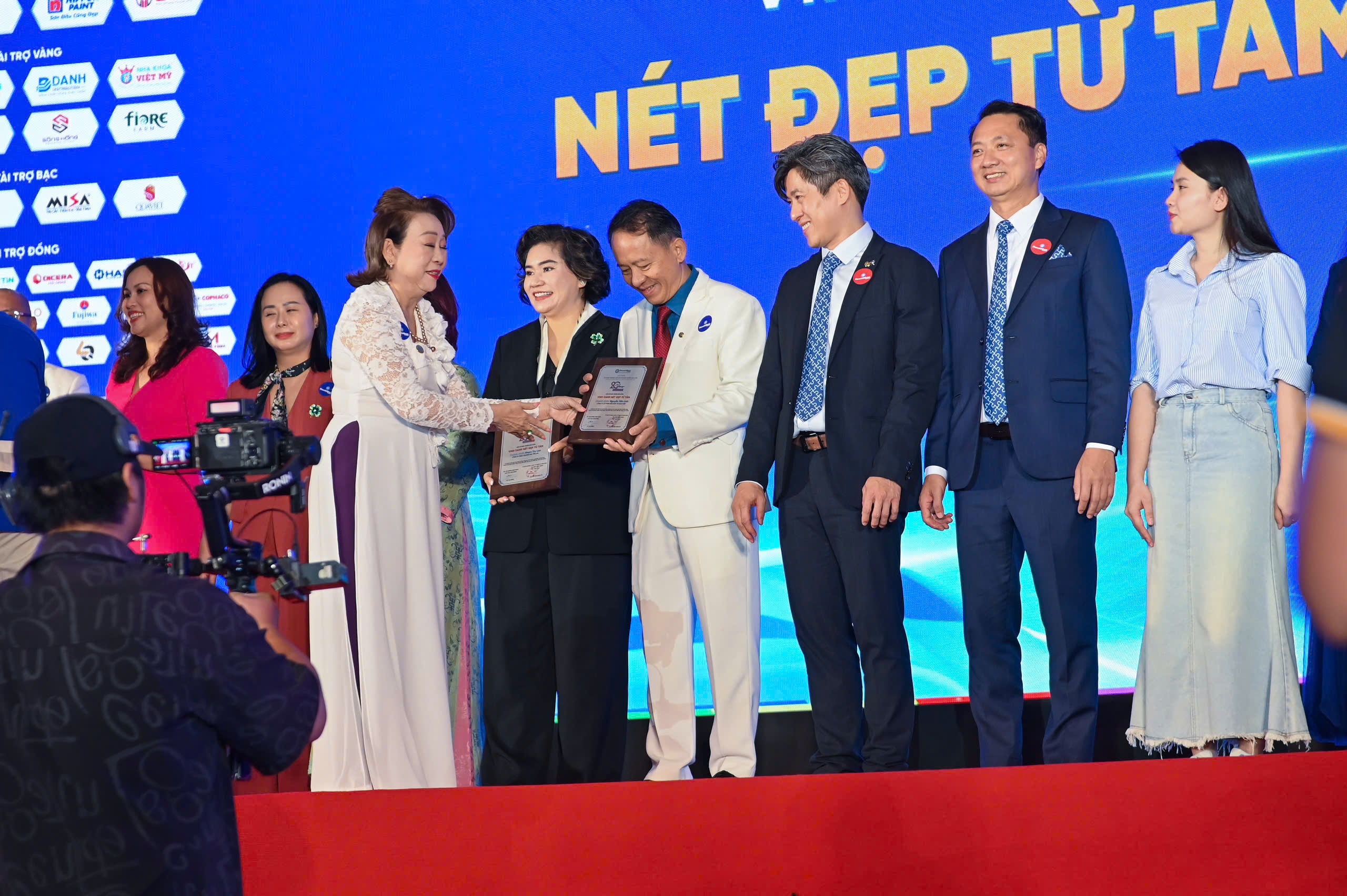 Tiến sĩ- Bác sĩ Nguyễn Ngọc Nhơn: Với triết lý sống “Đẹp cả ngoại hình lẫn tâm hồn trong y đức”