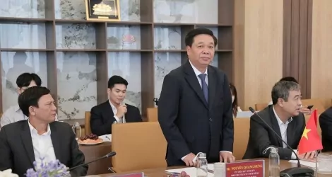 Đoàn nhà báo Hàn Quốc thăm, làm việc tại Khu công nghiệp Liên Hà Thái