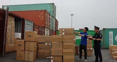 Xuất nhập khẩu khởi sắc, thu ngân sách hải quan vượt 200.000 tỷ đồng