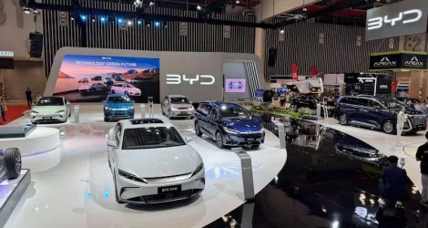 Dàn xe xanh “hùng hậu” của BYD hút khách tại Vietnam Motor Show 2024