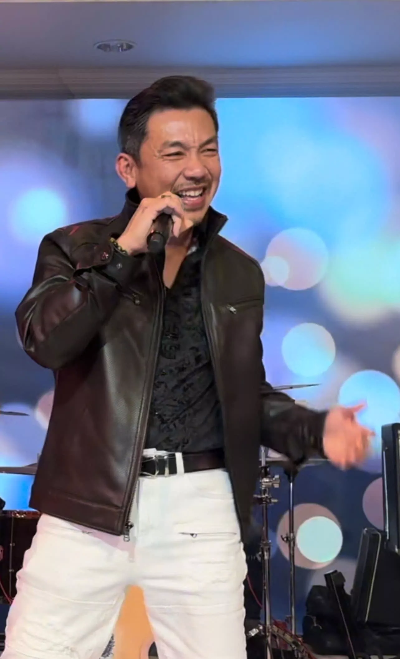 Ca sĩ Thomas: Thừa hưởng truyền thông nghệ thuật từ gia đình.